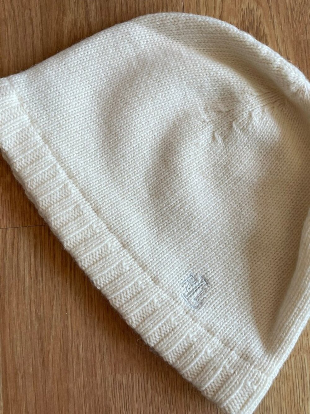 Ralph Lauren cream winter beanie with Grey RL logo, ribbed cuff women's